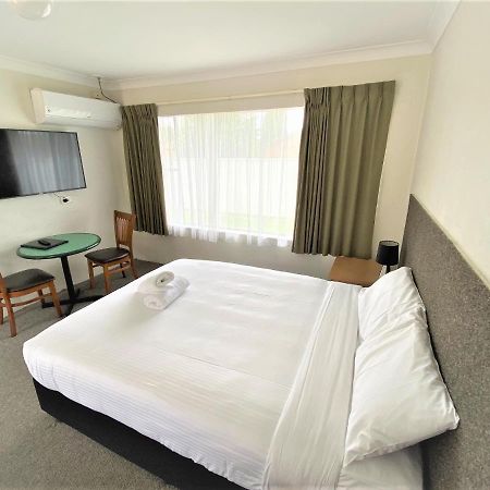 Hanging Rock Family Motel Batemans Bay Buitenkant foto