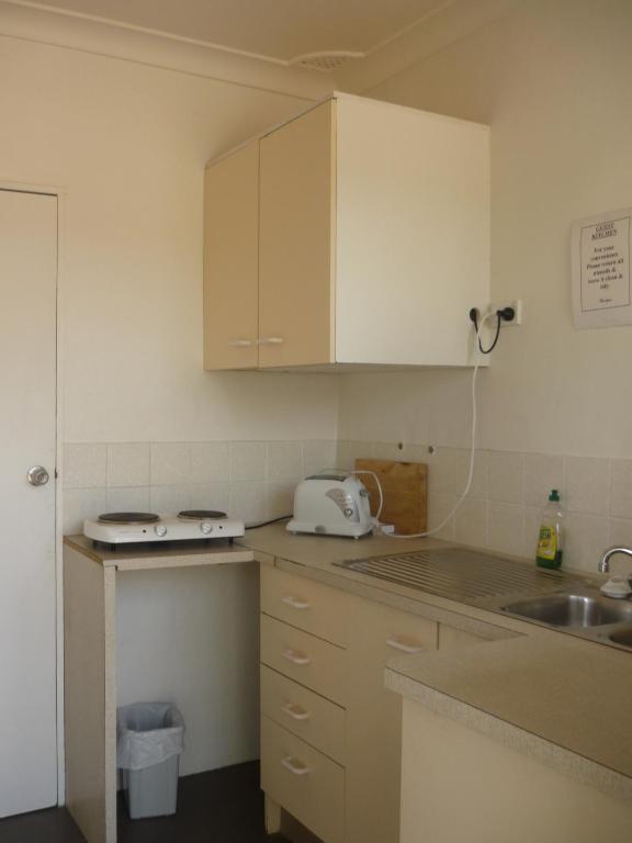 Hanging Rock Family Motel Batemans Bay Buitenkant foto