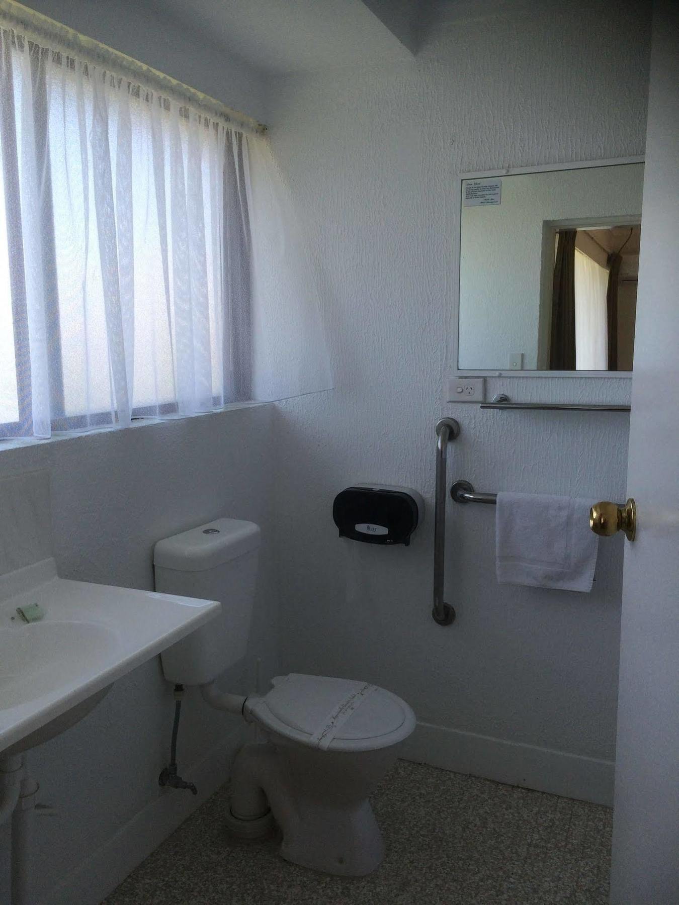 Hanging Rock Family Motel Batemans Bay Buitenkant foto