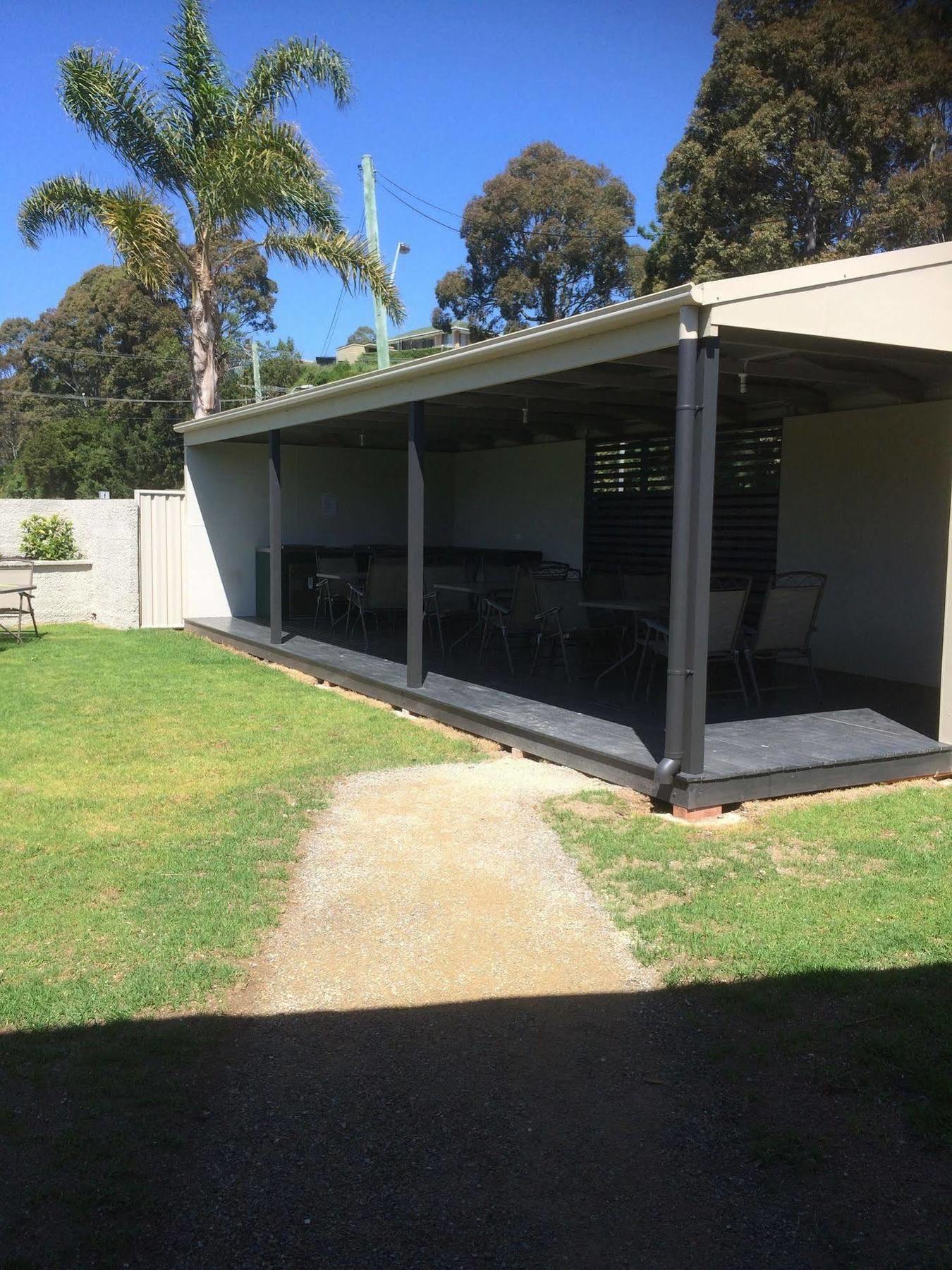 Hanging Rock Family Motel Batemans Bay Buitenkant foto
