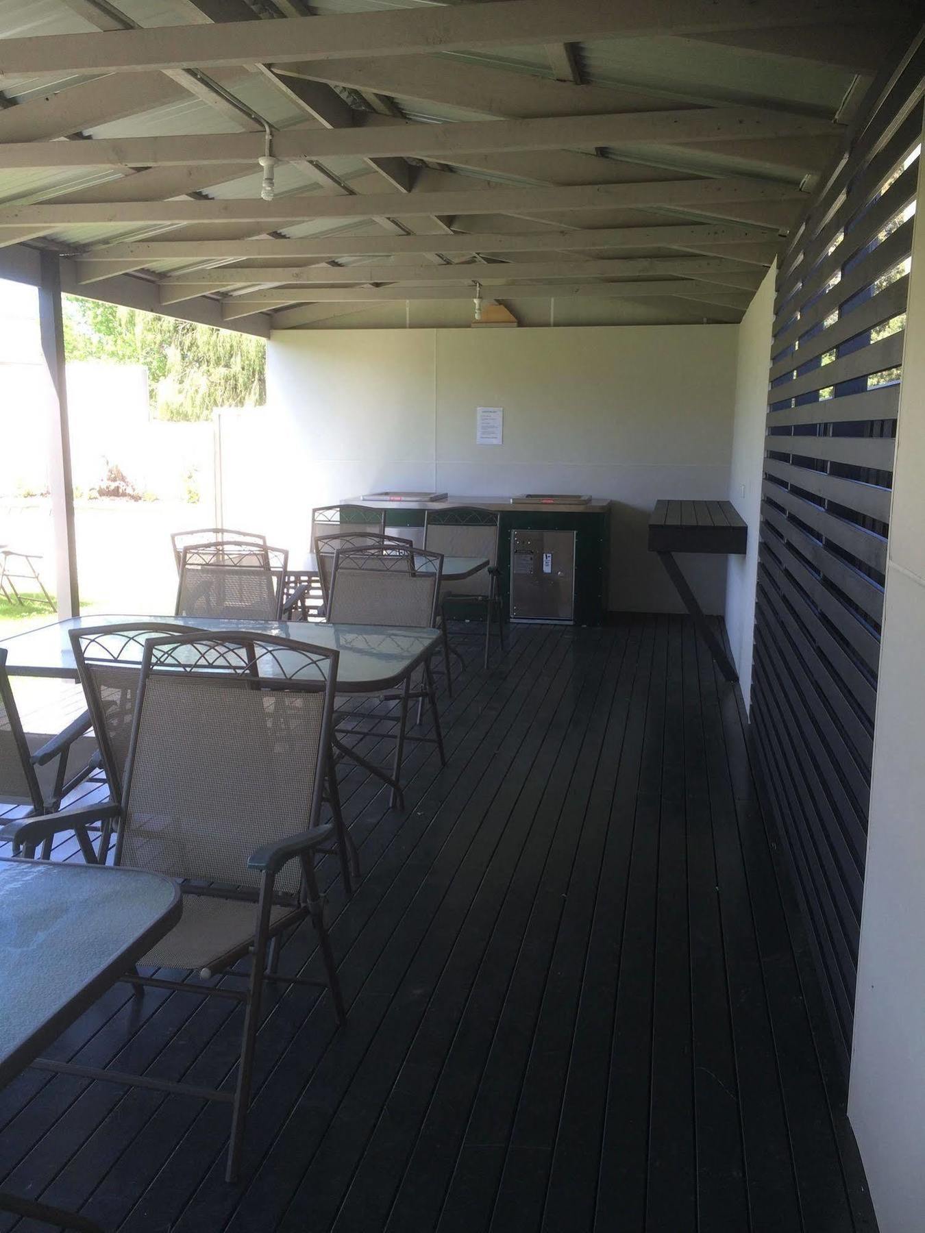 Hanging Rock Family Motel Batemans Bay Buitenkant foto