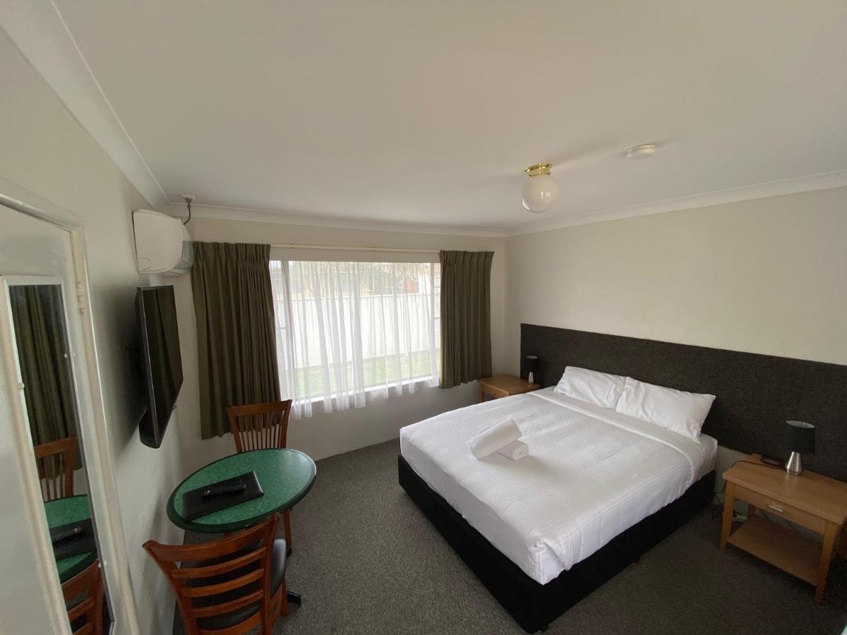 Hanging Rock Family Motel Batemans Bay Buitenkant foto