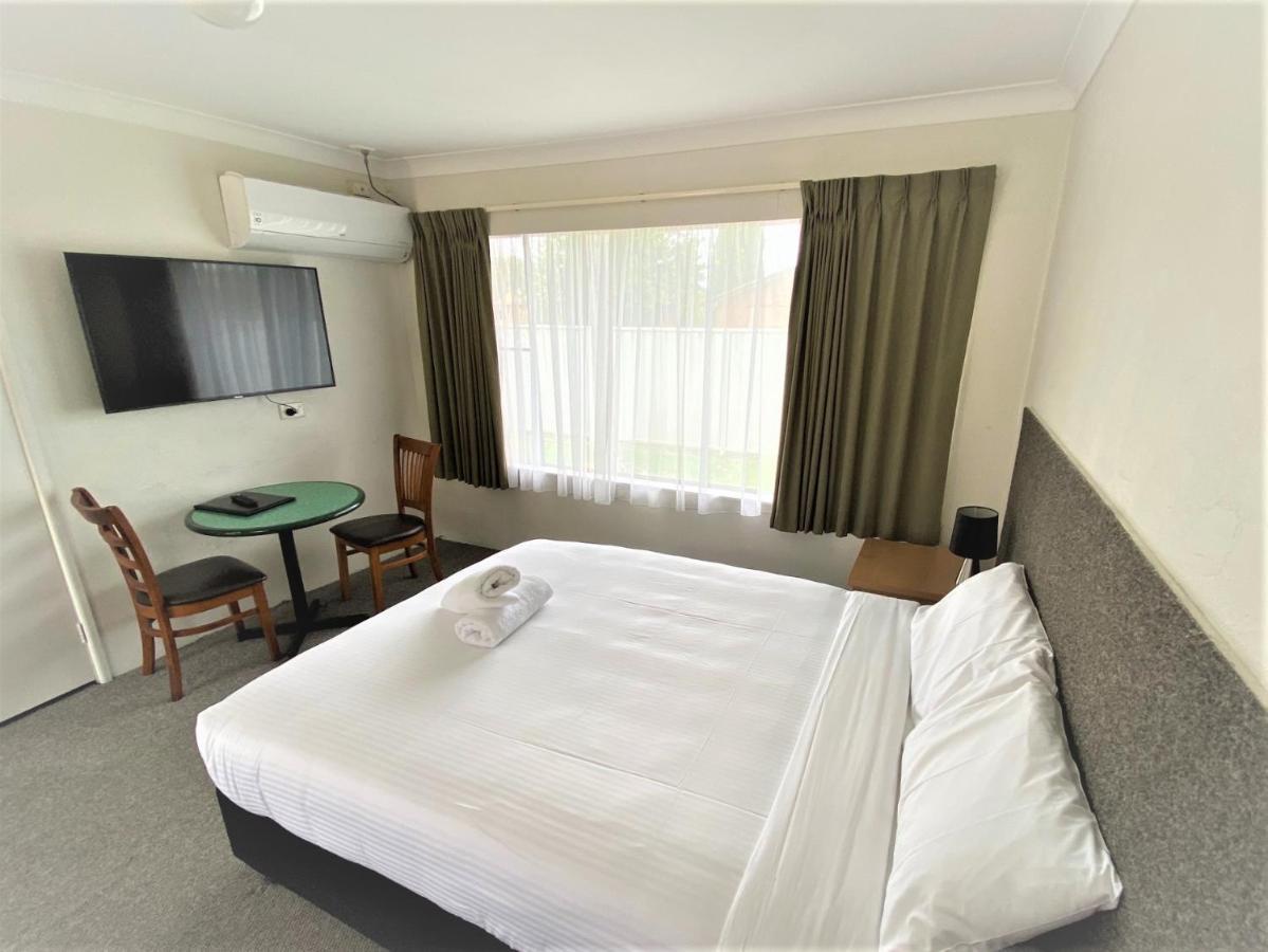 Hanging Rock Family Motel Batemans Bay Buitenkant foto