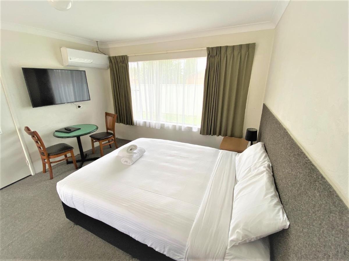 Hanging Rock Family Motel Batemans Bay Buitenkant foto