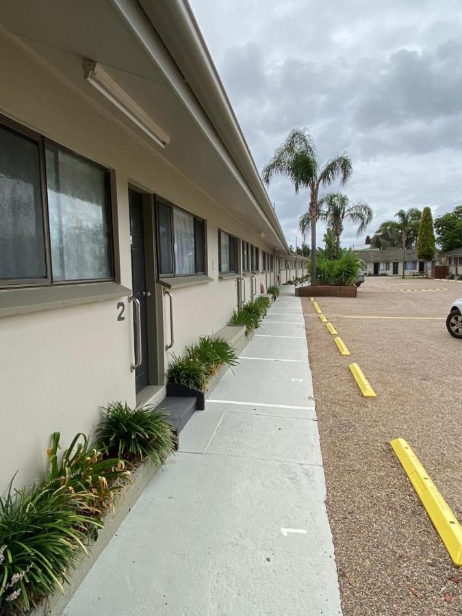 Hanging Rock Family Motel Batemans Bay Buitenkant foto