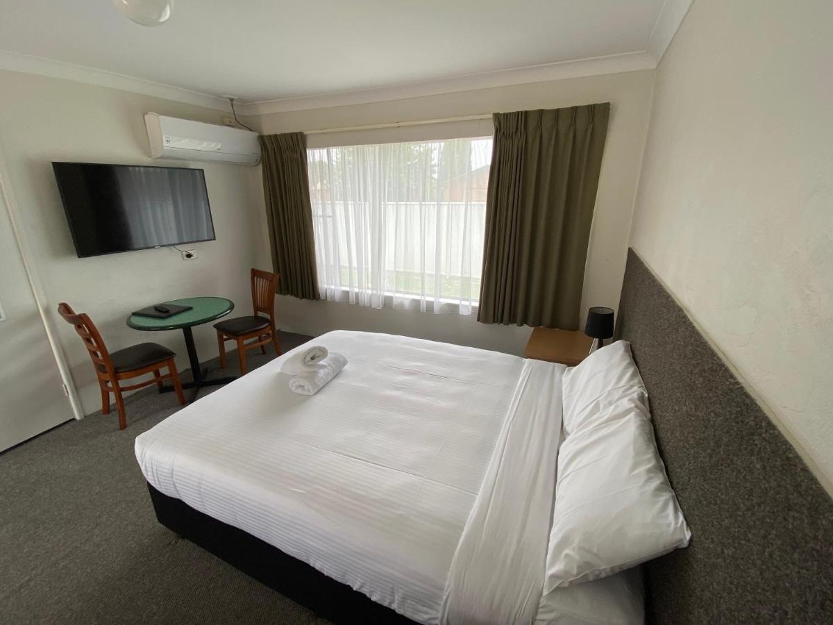 Hanging Rock Family Motel Batemans Bay Buitenkant foto